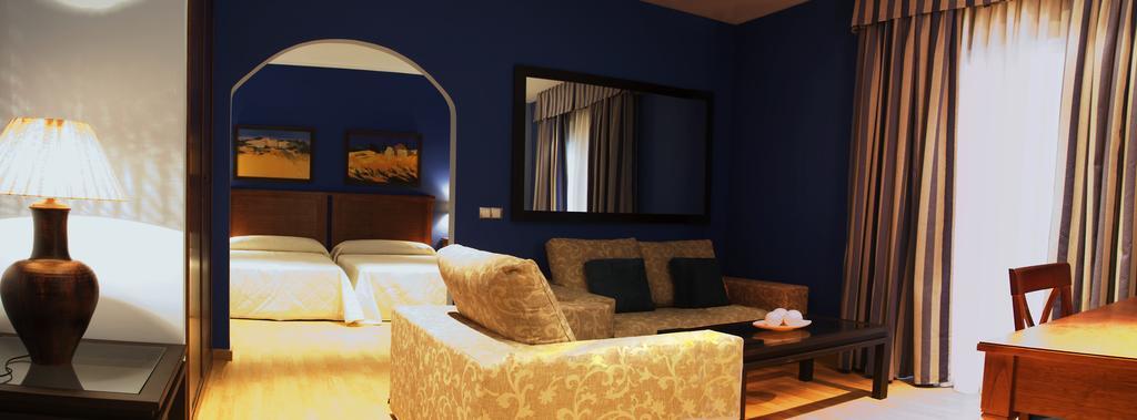 Hotel Ciudad Del Renacimiento Baeza Esterno foto